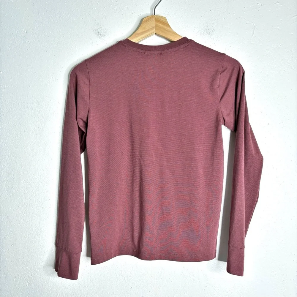 REI Plum Long Sleeve Baselayer with Thumbholes Size M 10/12 EUC